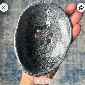 Brand new Soap dish from UK bran Bombus Leaf in Gray